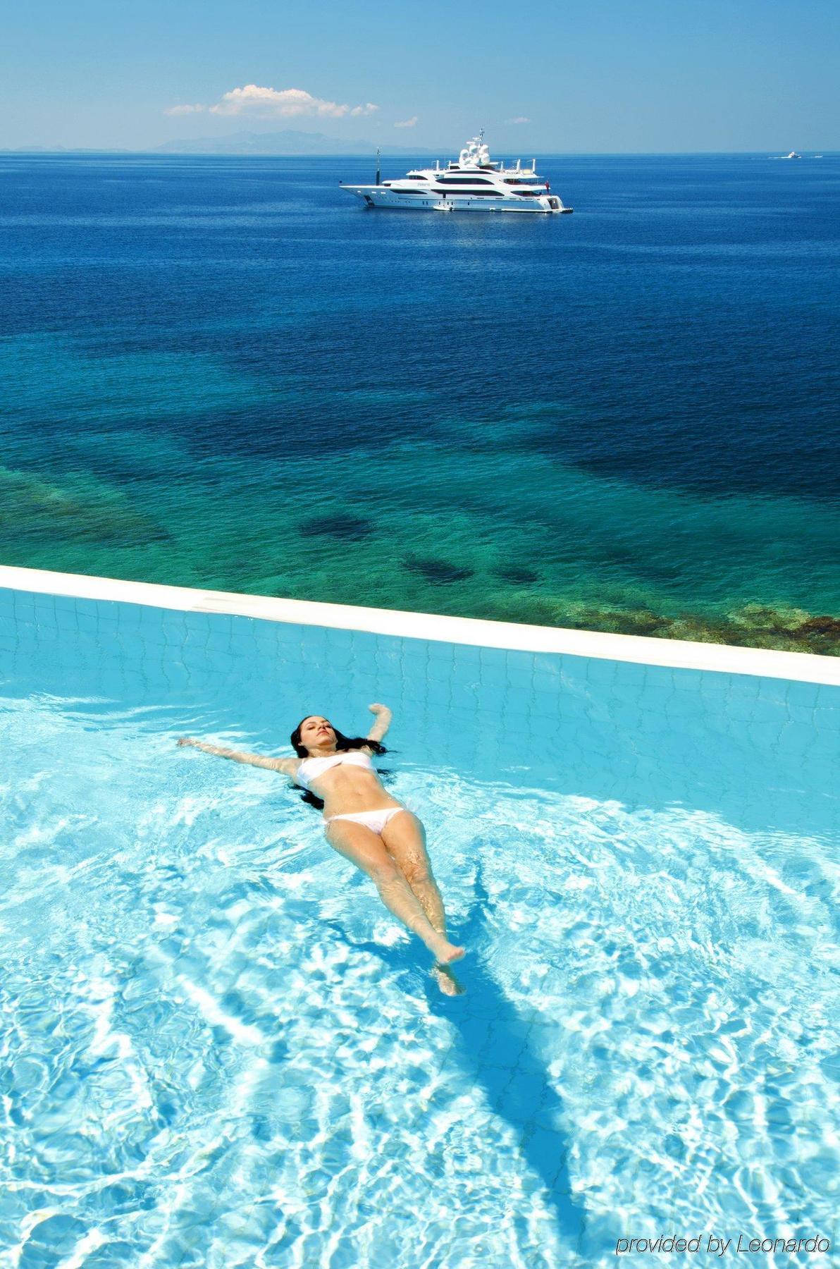 Petasos & - Small Luxury Of The World
